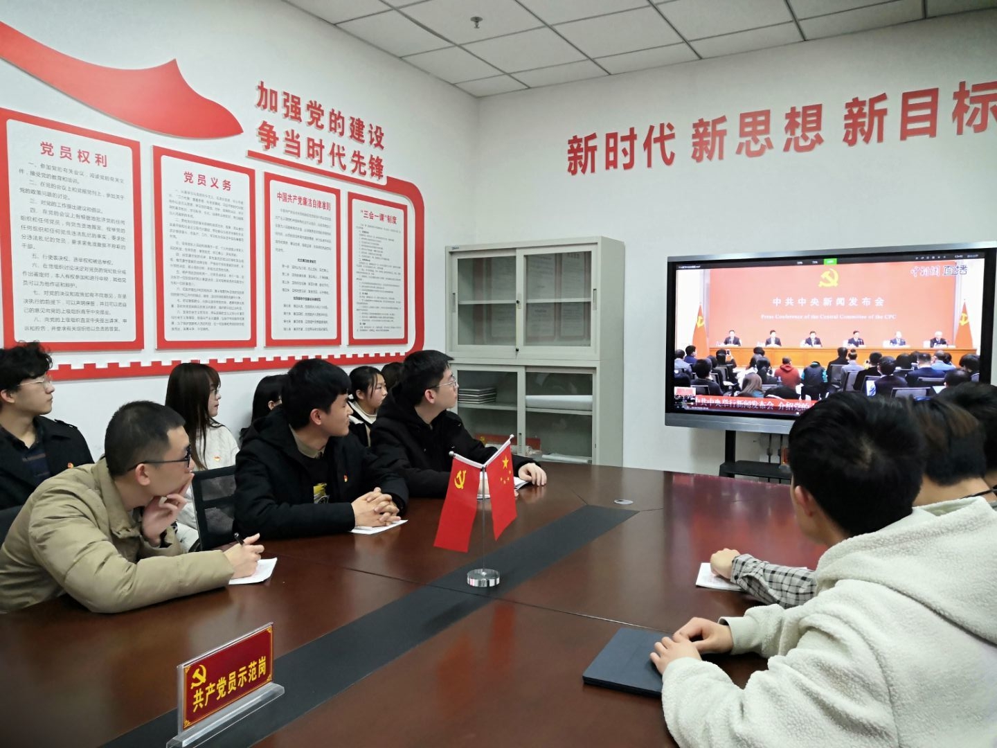 f14585fb08d648b49bc73f9b7e223f0a.jpg f14585fb08d648b49bc73f9b7e223f0a.jpg