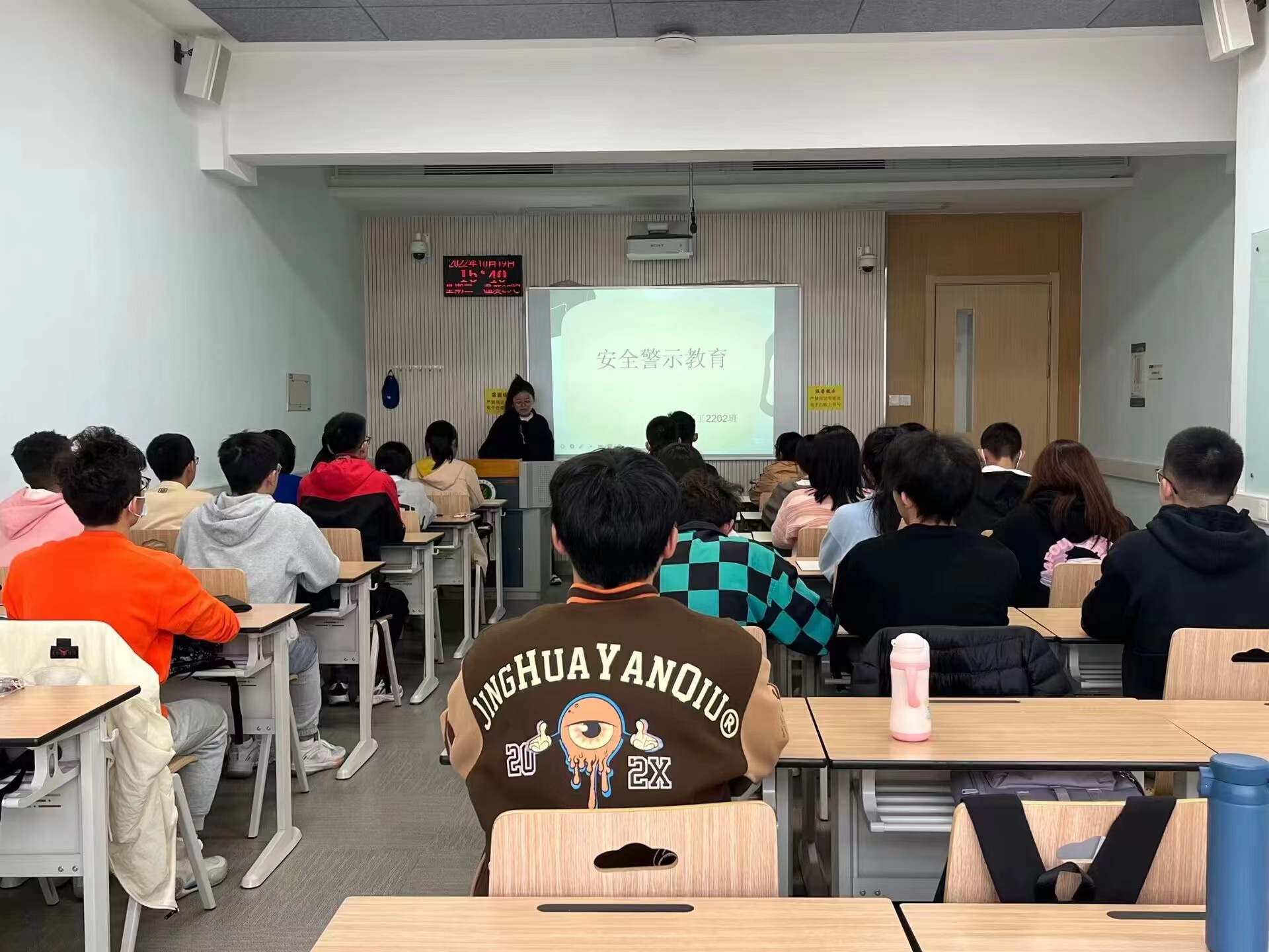 e60de8cea50a4f938fcda552c5c32e8e.jpg e60de8cea50a4f938fcda552c5c32e8e.jpg